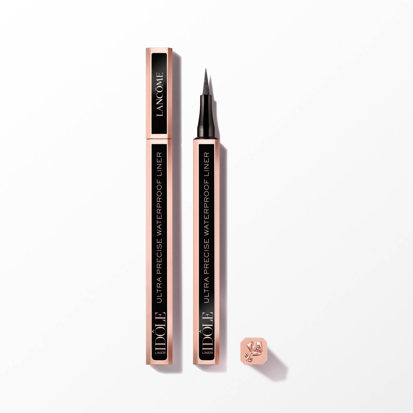 LINER IDÔLE - Wodoodporny eyliner GLOSSY BLACK