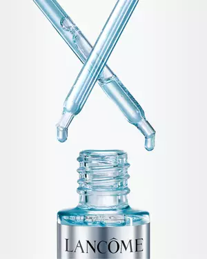 zbliżenie na serum Lancome dla ilustracji