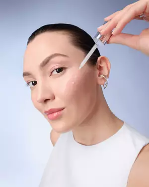 Wizualizacja aplikacji serum Genifique
