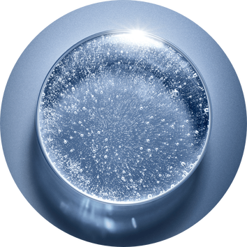 Kula wody gazowanej o bąbelkach, odbijająca światło, na niebieskiej powierzchni.