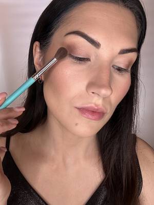 Oczy syreny na sylwestra Krok 6 cienie na powieki