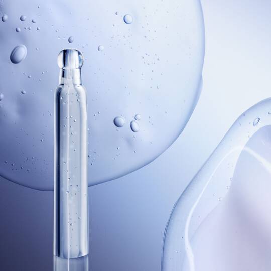 Peptydy na twarz – dlaczego warto sięgać po kosmetyki z peptydami?